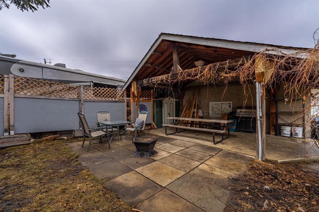 4510 Forman Crescent Se, Calgary, AB - Outdoor