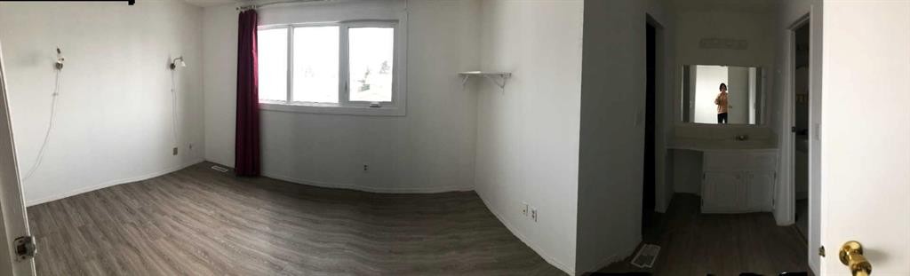 22 Whitman Close Ne, Calgary, AB - Indoor Photo Showing Other Room