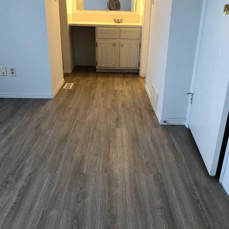 22 Whitman Close Ne, Calgary, AB - Indoor Photo Showing Other Room