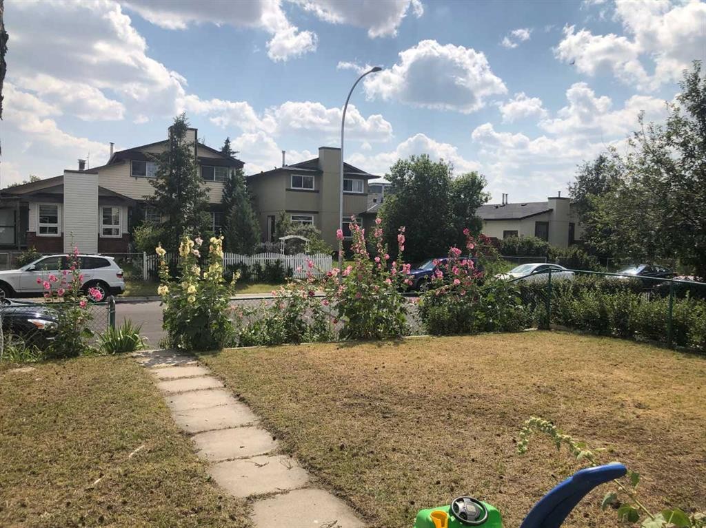 22 Whitman Close Ne, Calgary, AB - Outdoor