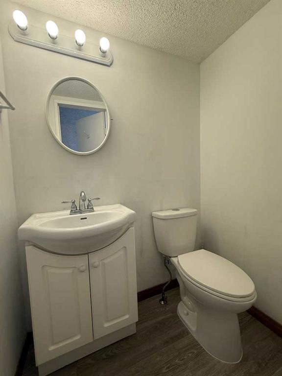 22 Whitman Close Ne, Calgary, AB - Indoor Photo Showing Bathroom