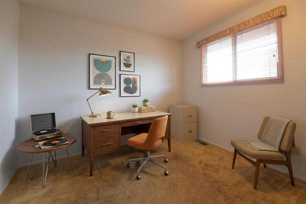 6501 Coach Hill Road Sw, Calgary, AB - Indoor Photo Showing Office