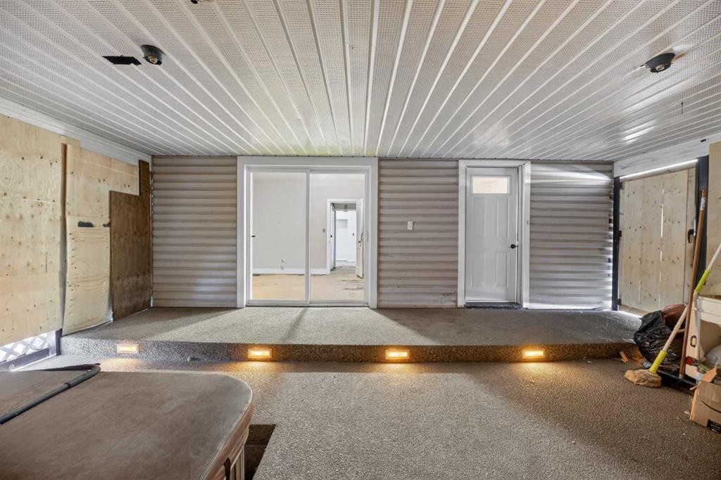 2158 22 Avenue, Didsbury, AB - Photo Showing Other Room