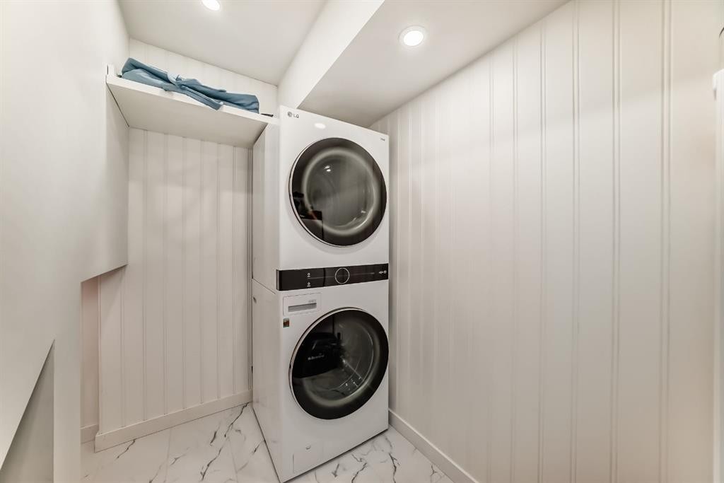 45 Hidden Hills Way Nw, Calgary, AB - Indoor Photo Showing Laundry Room
