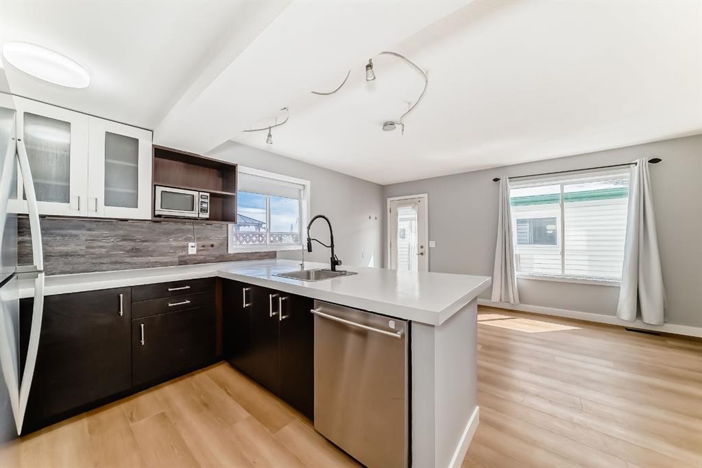 45 Hidden Hills Way Nw, Calgary, AB - Indoor Photo Showing Kitchen With Upgraded Kitchen