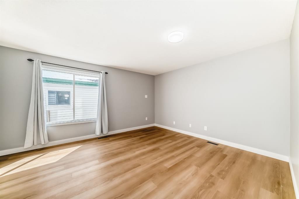 45 Hidden Hills Way Nw, Calgary, AB - Indoor Photo Showing Other Room