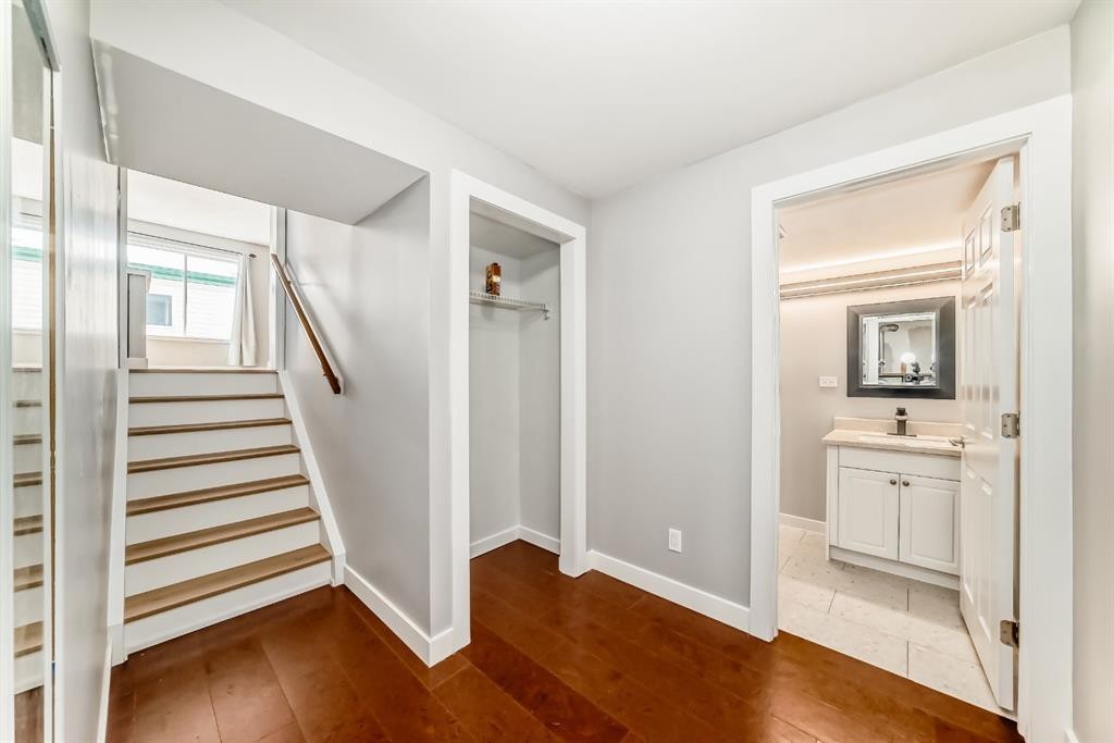 45 Hidden Hills Way Nw, Calgary, AB - Indoor Photo Showing Other Room