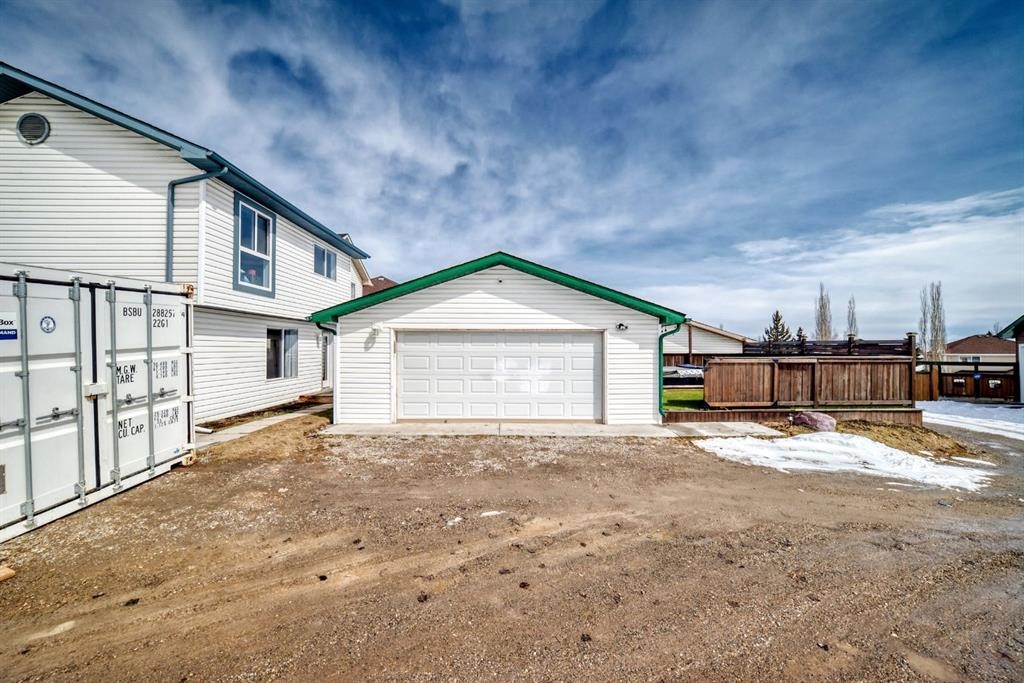 45 Hidden Hills Way Nw, Calgary, AB - Outdoor With Exterior