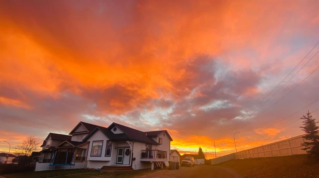 45 Hidden Hills Way Nw, Calgary, AB - Outdoor