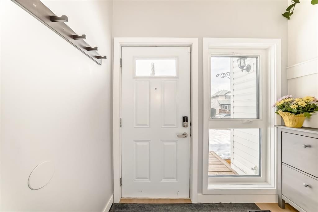 45 Hidden Hills Way Nw, Calgary, AB - Indoor Photo Showing Other Room