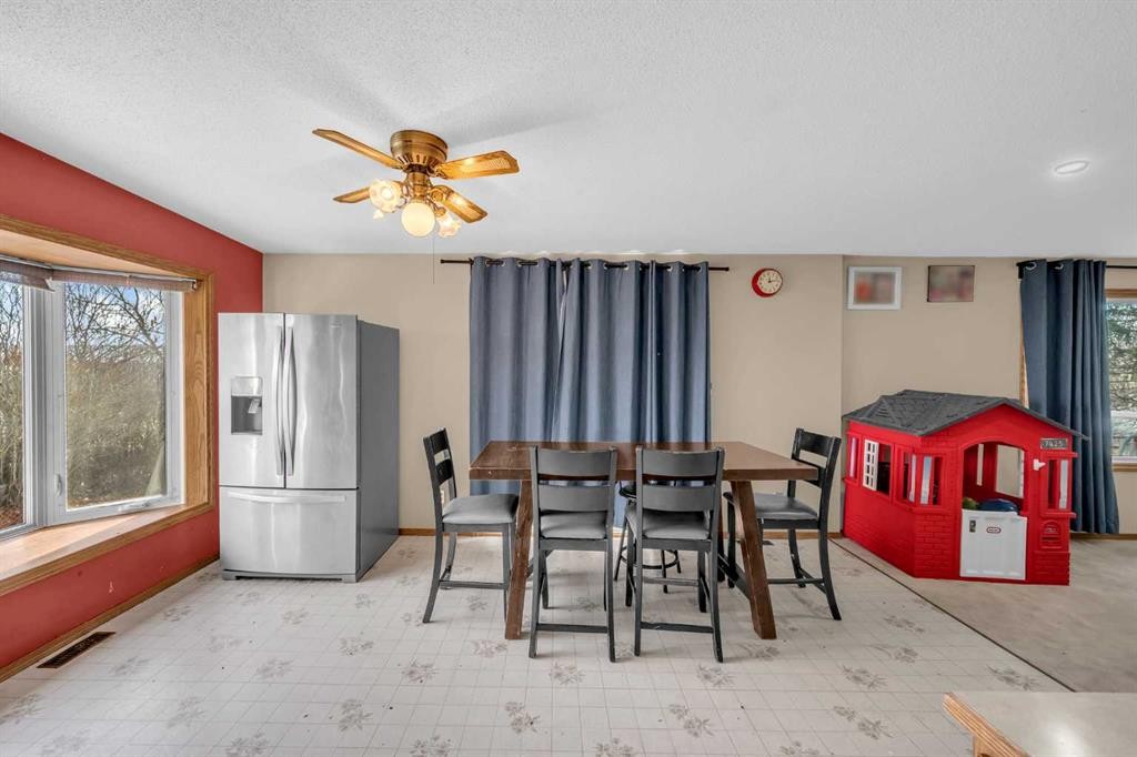 255192 Range Road 282, Delacour, AB - Indoor