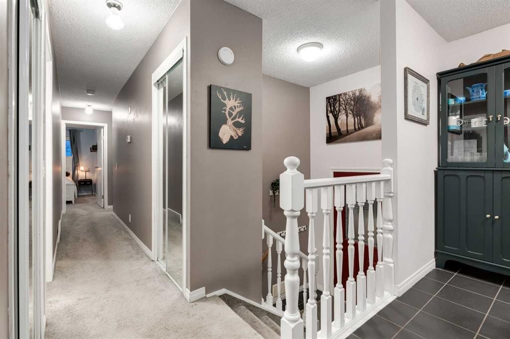 4 Cedarbrook Way Sw, Calgary, AB - Indoor Photo Showing Other Room