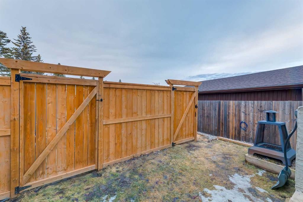 4 Cedarbrook Way Sw, Calgary, AB - Outdoor