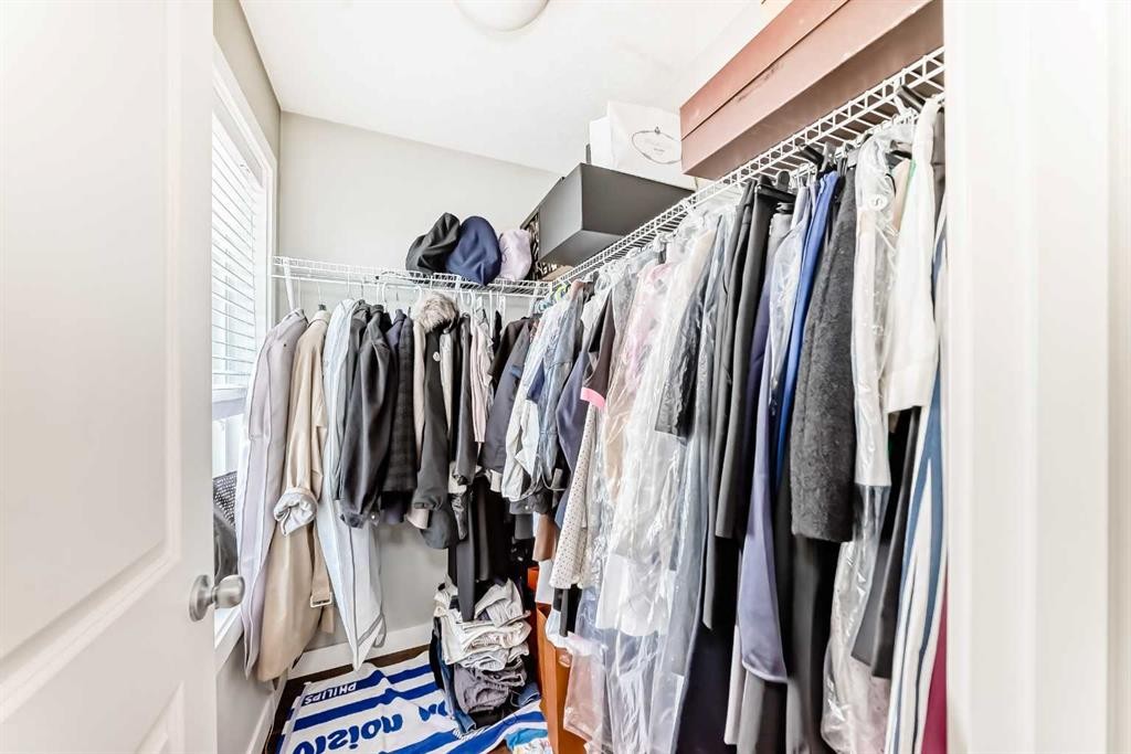 55-300 Marina Drive, Chestermere, AB - Indoor With Storage