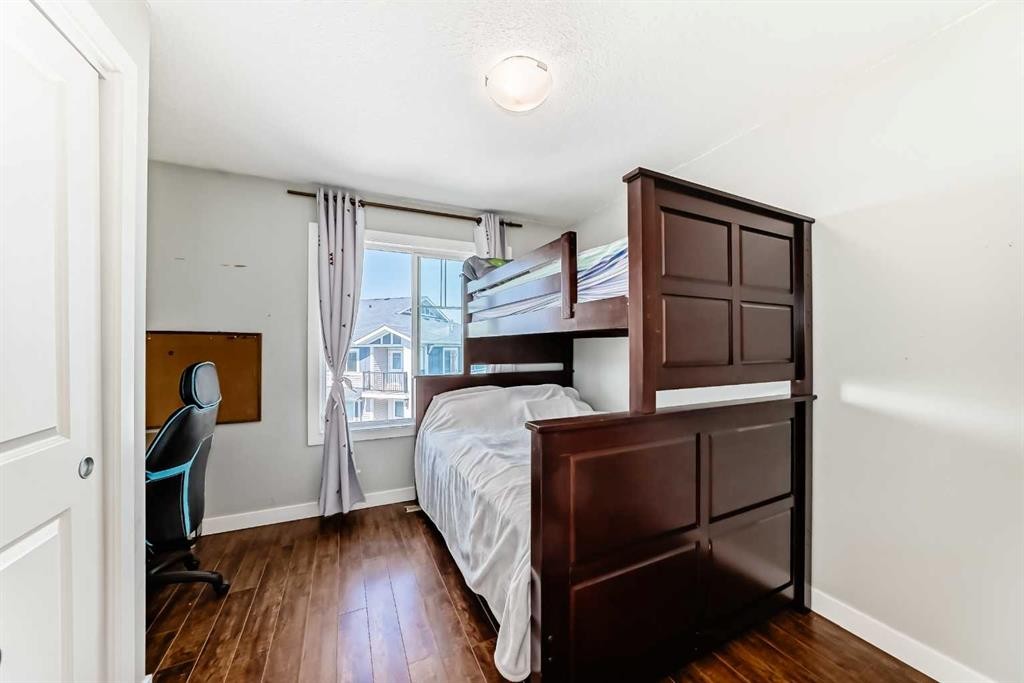 55-300 Marina Drive, Chestermere, AB - Indoor Photo Showing Bedroom
