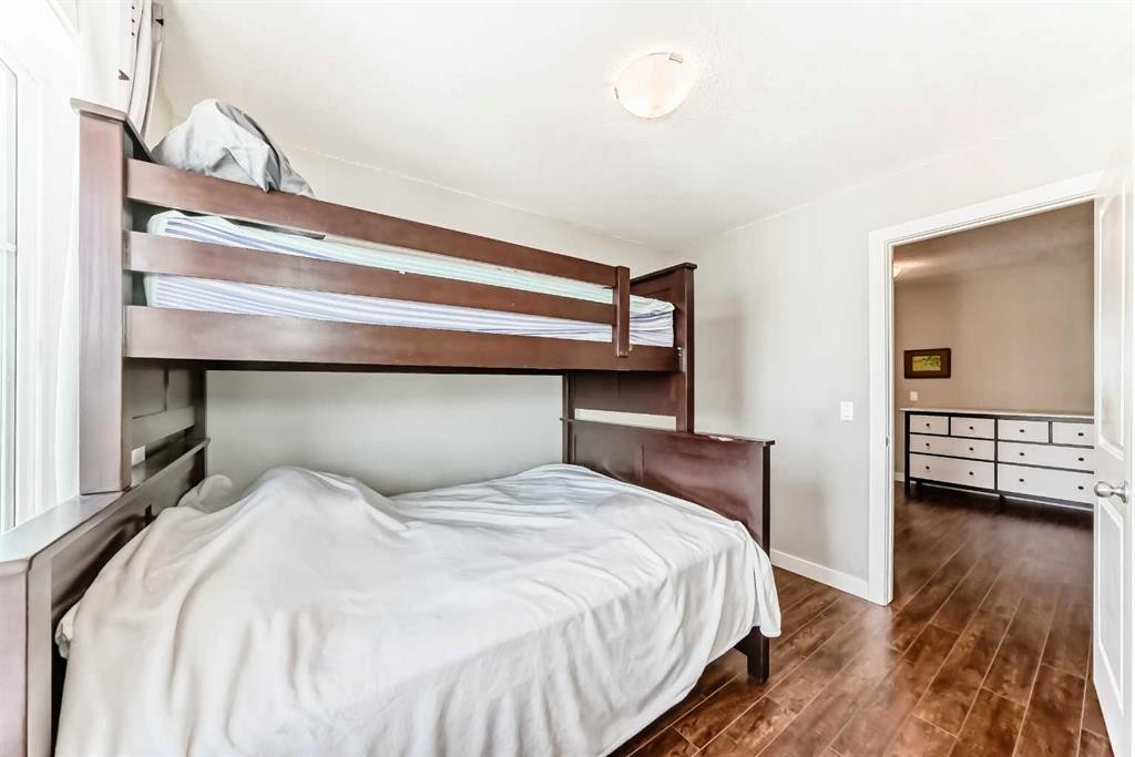 55-300 Marina Drive, Chestermere, AB - Indoor Photo Showing Bedroom