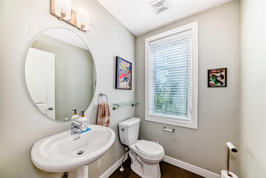 55-300 Marina Drive, Chestermere, AB - Indoor Photo Showing Bathroom