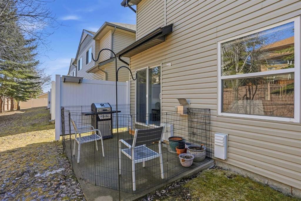 43 Everstone Place Sw, Calgary, AB - Outdoor With Deck Patio Veranda With Exterior