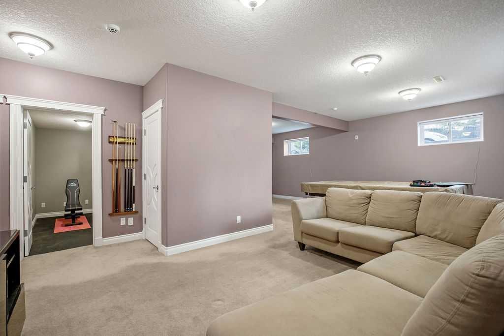 105 Lang Place, Okotoks, AB - Indoor