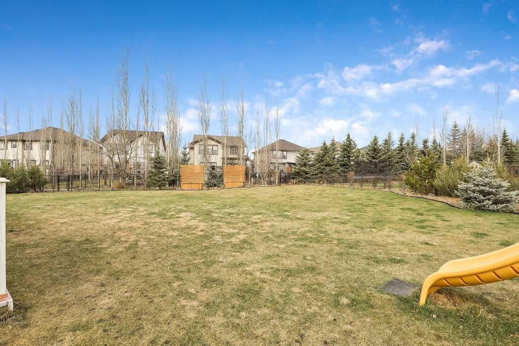 105 Lang Place, Okotoks, AB - Outdoor