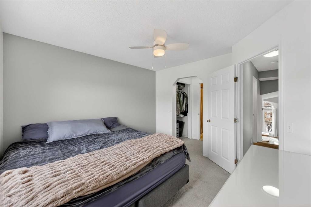 189 Copperfield Gardens Se, Calgary, AB - Indoor Photo Showing Bedroom