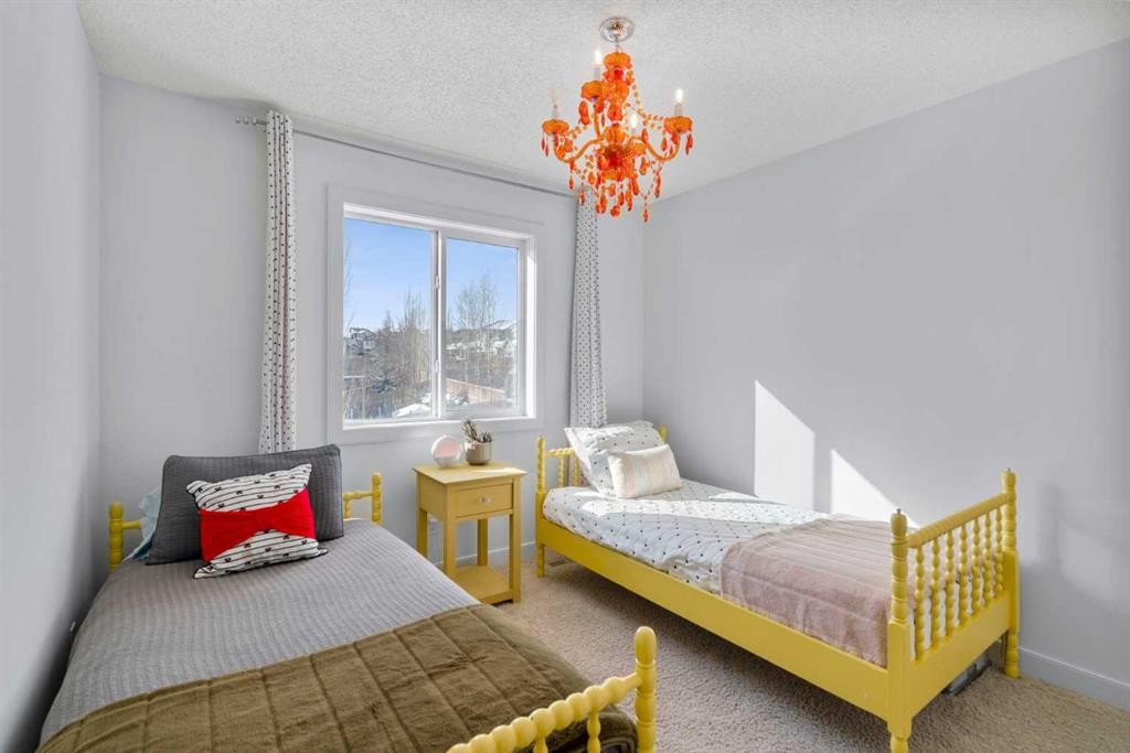 9 Sage Valley Park Nw, Calgary, AB - Indoor Photo Showing Bedroom