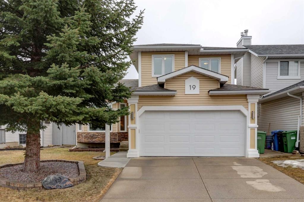 19 Riverstone Crescent Se, Calgary, AB - Outdoor