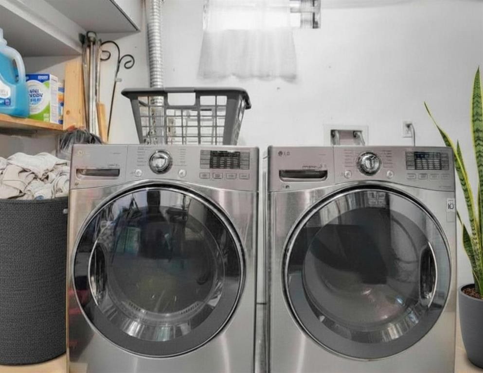 1004 Penrith Crescent Se, Calgary, AB - Indoor Photo Showing Laundry Room
