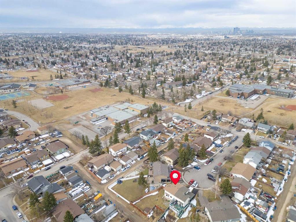 128 Pineson Place Ne, Calgary, AB - Outdoor With View