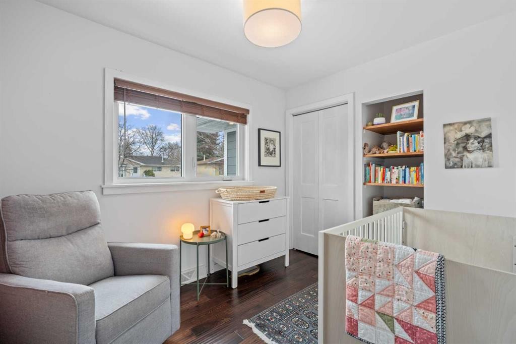 25 Foxwell Road Se, Calgary, AB - Indoor Photo Showing Other Room