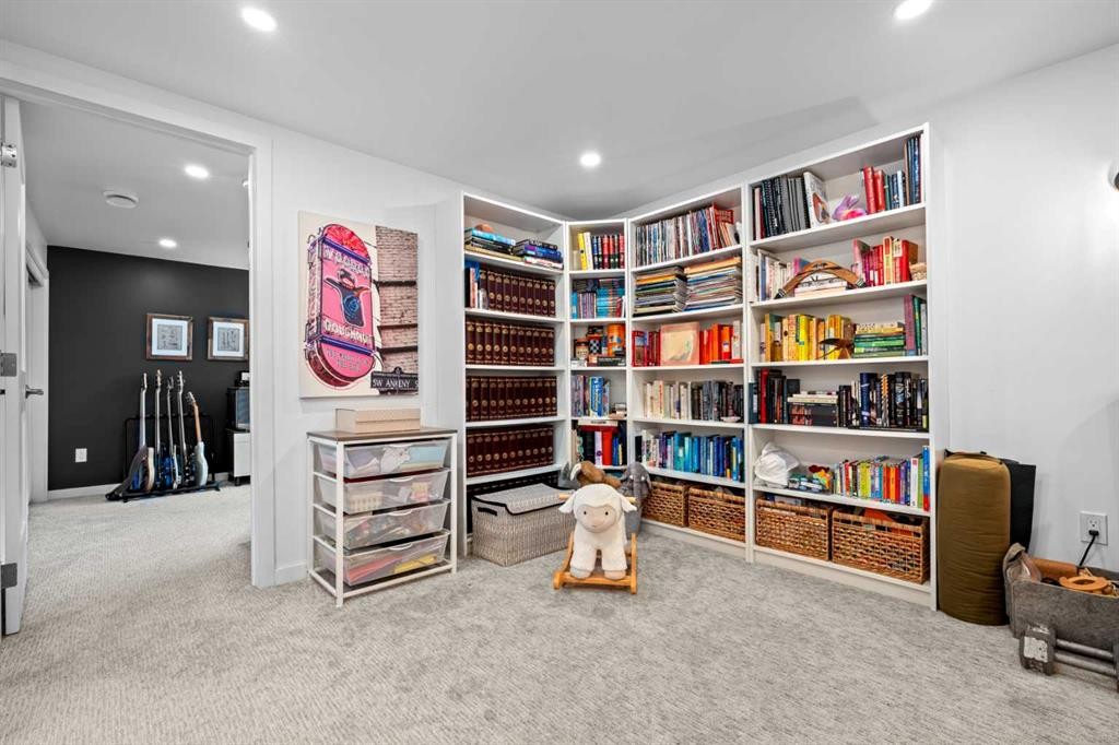 25 Foxwell Road Se, Calgary, AB - Indoor