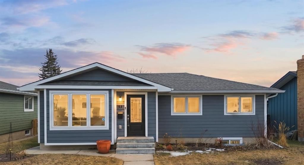 25 Foxwell Road Se, Calgary, AB - Outdoor