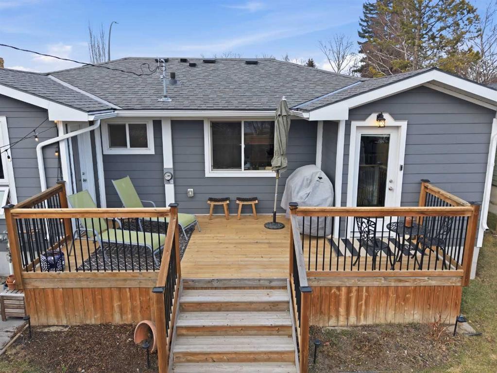 25 Foxwell Road Se, Calgary, AB - Outdoor With Deck Patio Veranda