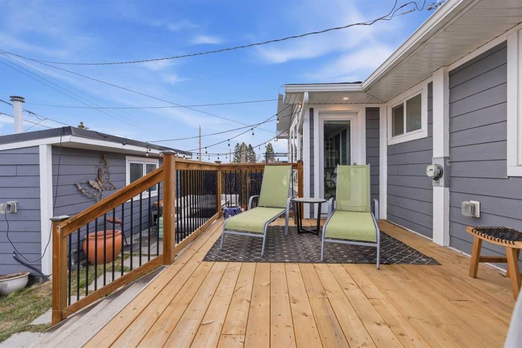 25 Foxwell Road Se, Calgary, AB - Outdoor With Deck Patio Veranda With Exterior