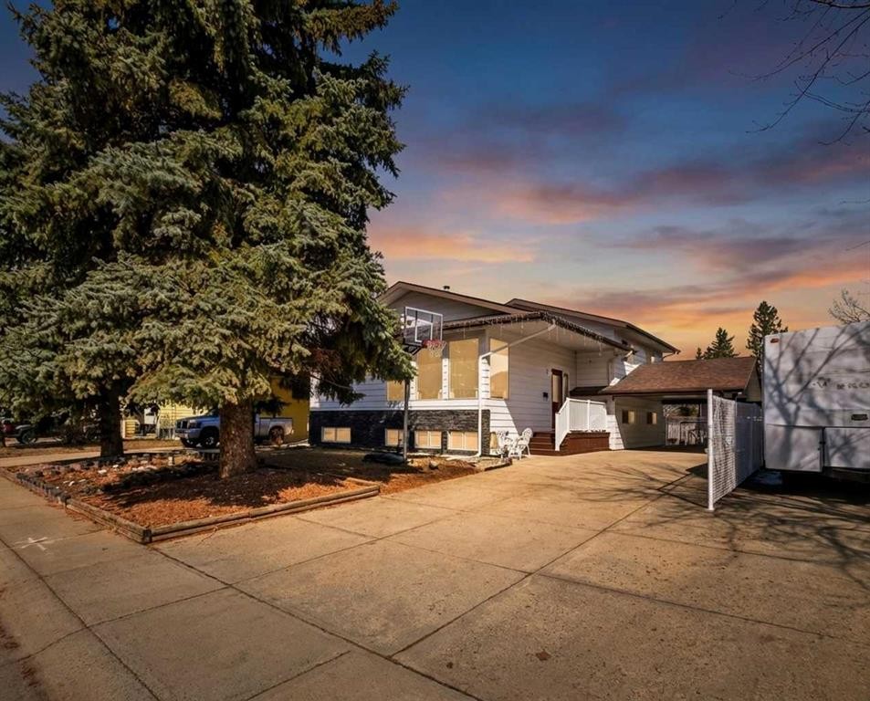 5218 Silverthorn Road, Olds, AB - Outdoor