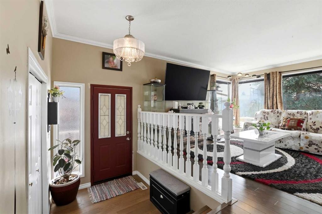 5218 Silverthorn Road, Olds, AB - Indoor