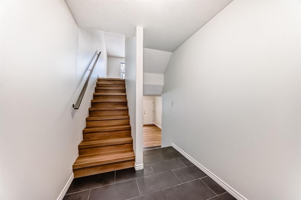 155 Prominence Heights Sw, Calgary, AB - Indoor Photo Showing Other Room