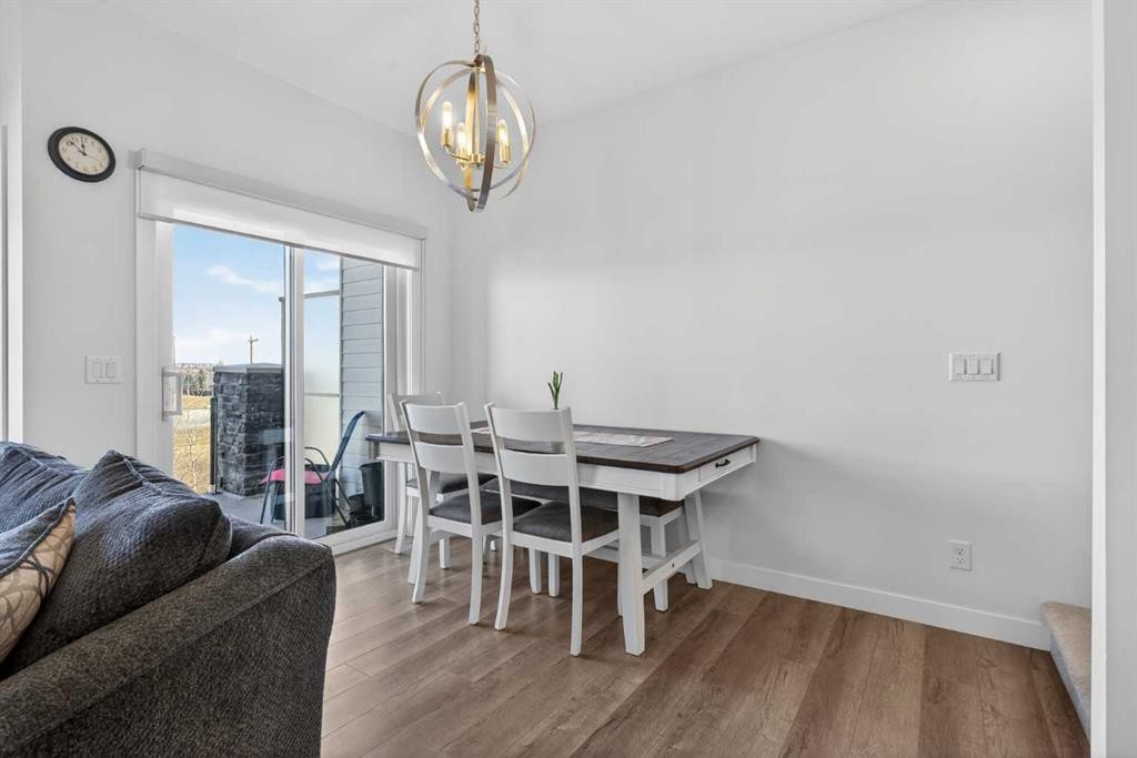 116 Crestridge Common Sw, Calgary, AB - Indoor Photo Showing Dining Room