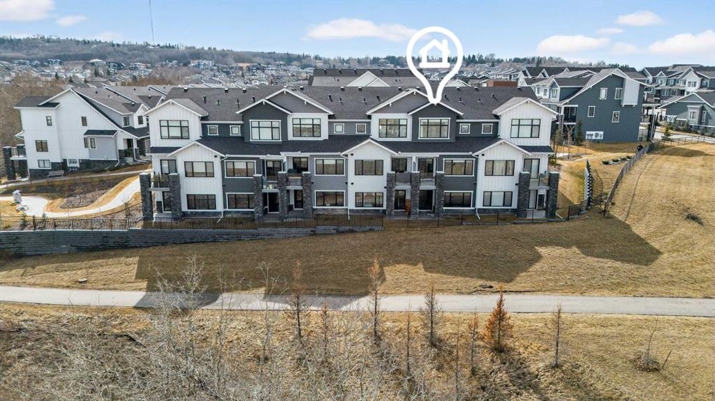 116 Crestridge Common Sw, Calgary, AB - Outdoor With Facade