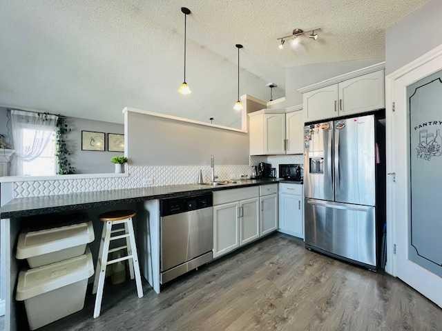 125 Saddlebrook Circle Ne, Calgary, AB - Indoor Photo Showing Kitchen
