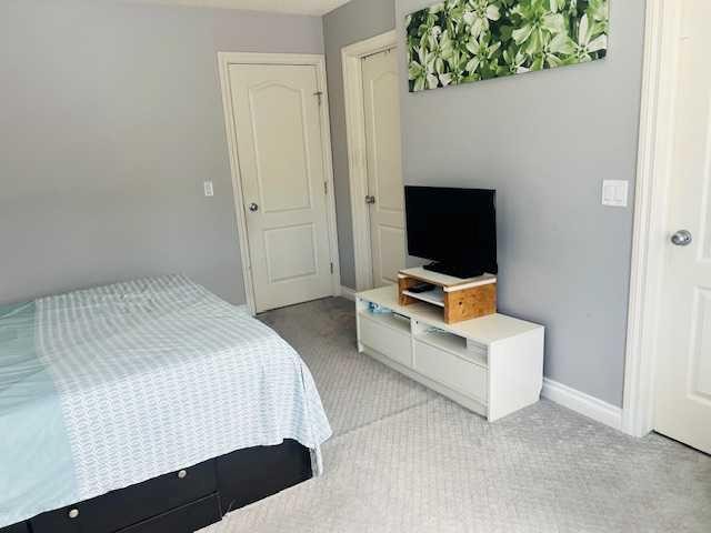 125 Saddlebrook Circle Ne, Calgary, AB - Indoor Photo Showing Bedroom