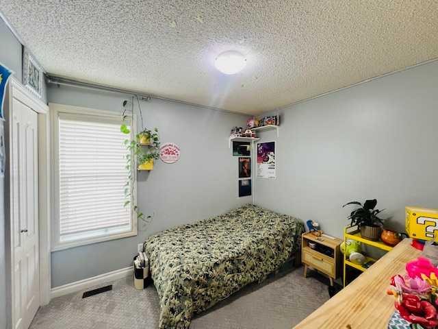 125 Saddlebrook Circle Ne, Calgary, AB - Indoor Photo Showing Bedroom