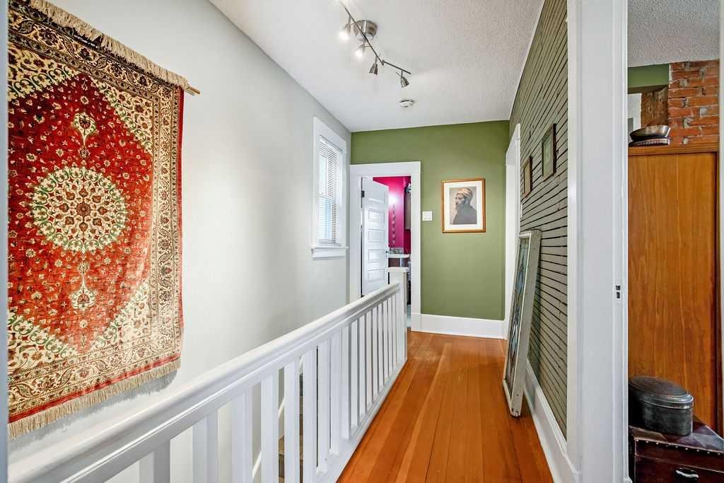 2410 16 Street Sw, Calgary, AB - Indoor Photo Showing Other Room