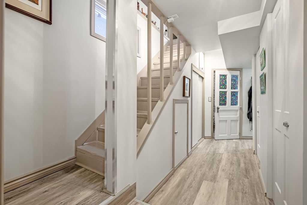 2410 16 Street Sw, Calgary, AB - Indoor Photo Showing Other Room