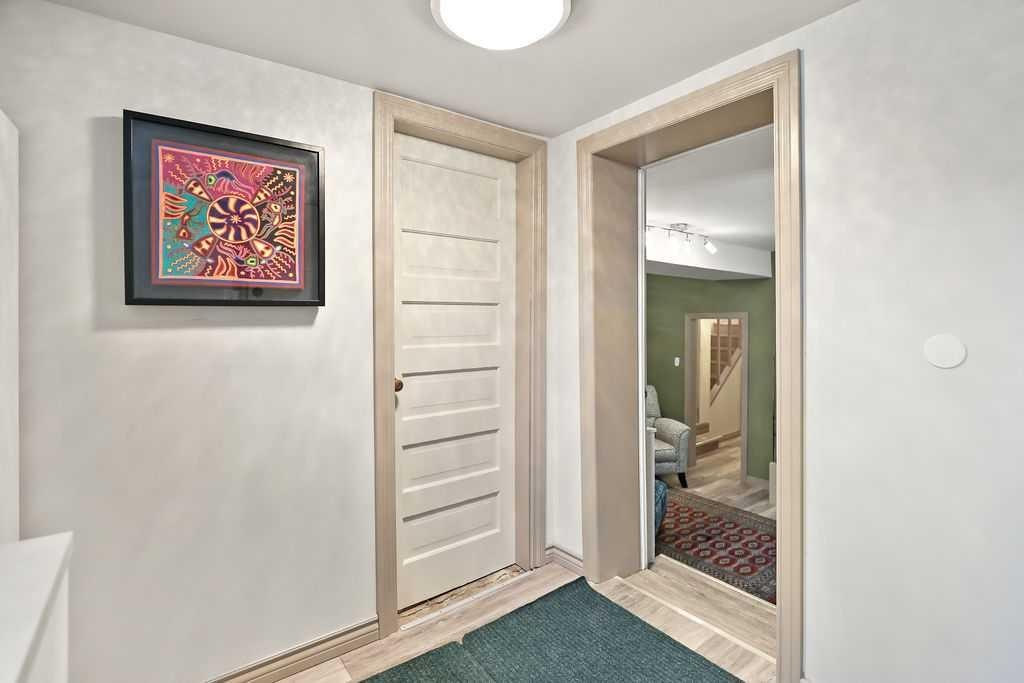 2410 16 Street Sw, Calgary, AB - Indoor Photo Showing Other Room