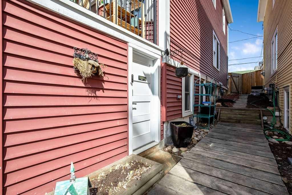 2410 16 Street Sw, Calgary, AB - Outdoor