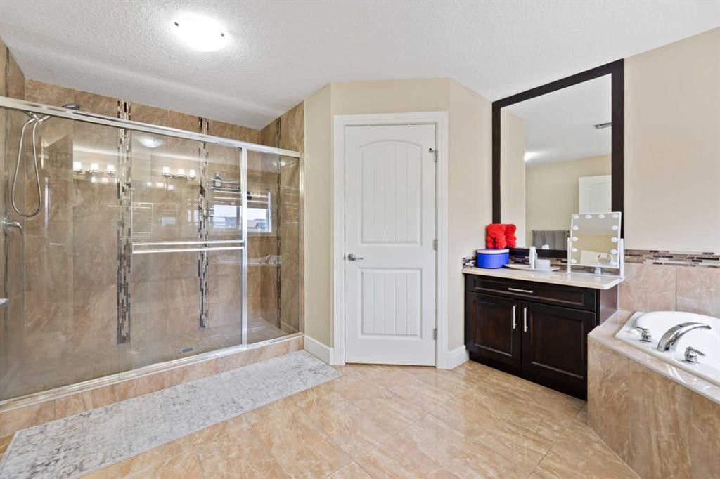 150 Saddlelake Grove Ne, Calgary, AB - Indoor Photo Showing Bathroom