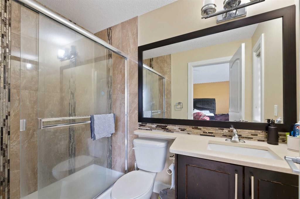 150 Saddlelake Grove Ne, Calgary, AB - Indoor Photo Showing Bathroom