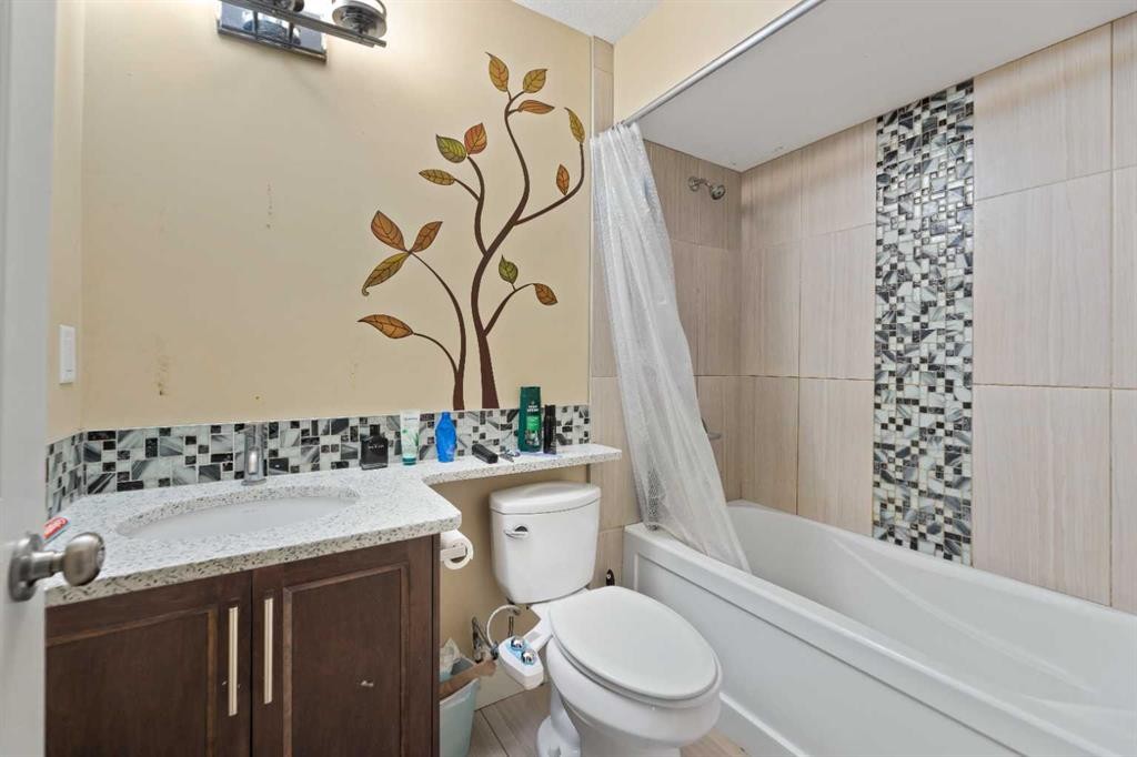 150 Saddlelake Grove Ne, Calgary, AB - Indoor Photo Showing Bathroom