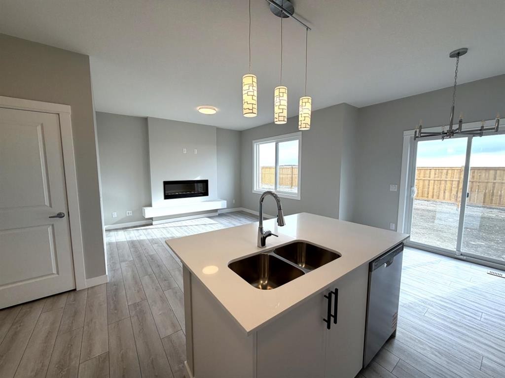 60 Ambledale Crescent, Calgary, AB - Indoor Photo Showing Kitchen With Double Sink
